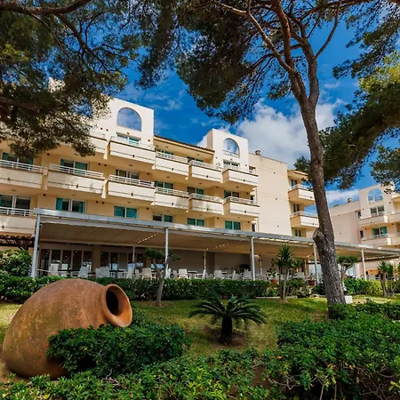 O7 Club Cala Ratajda فندق