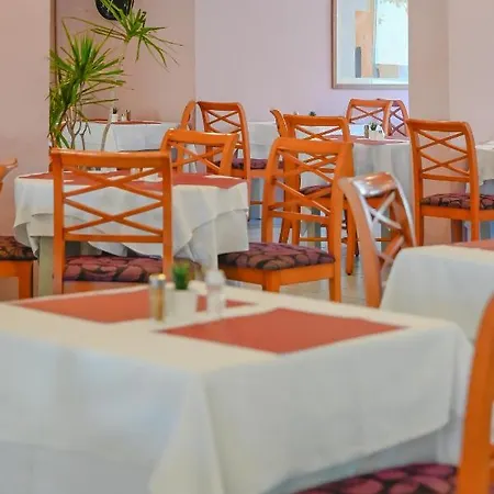 O7 Club Cala Ratajda 3* カラ・ラトハダ