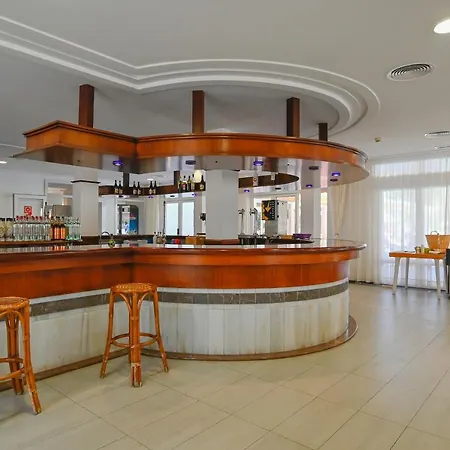 Szálloda O7 Club Cala Ratajda 3*
