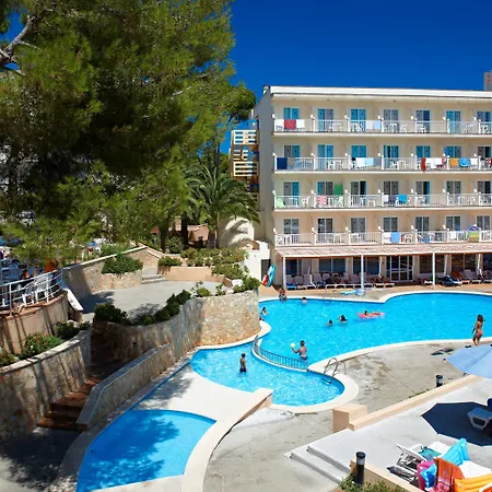 O7 Club Cala Ratajda ホテル