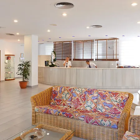 O7 Club Cala Ratajda 3* カラ・ラトハダ