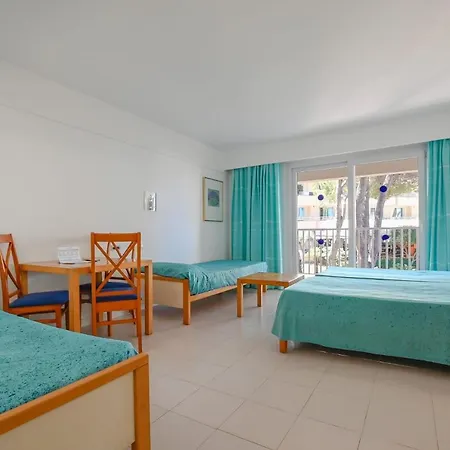 Szálloda O7 Club Cala Ratajda